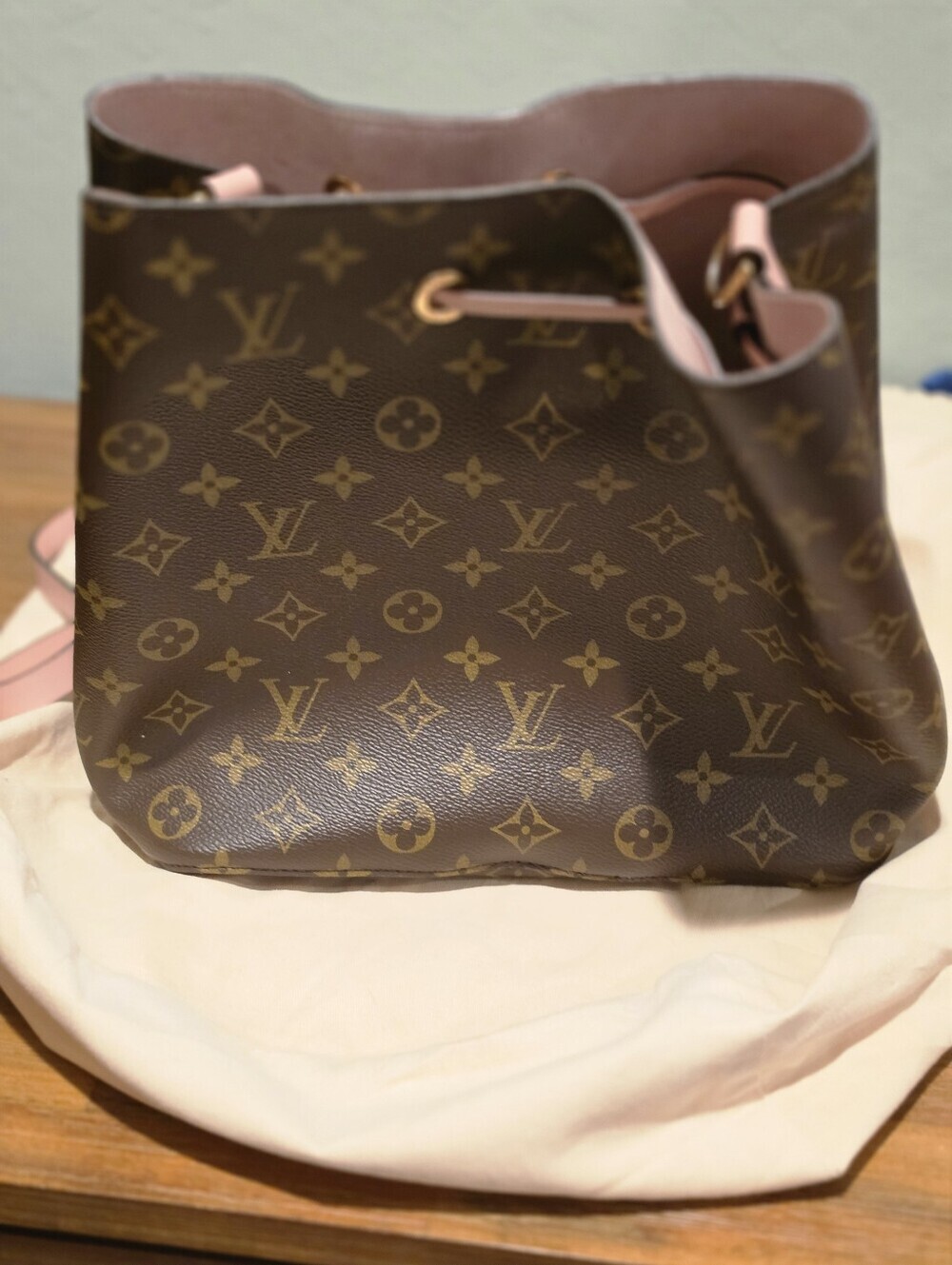 Louis Vuitton Neonoe Rose Poudre - Picture 4 of 9